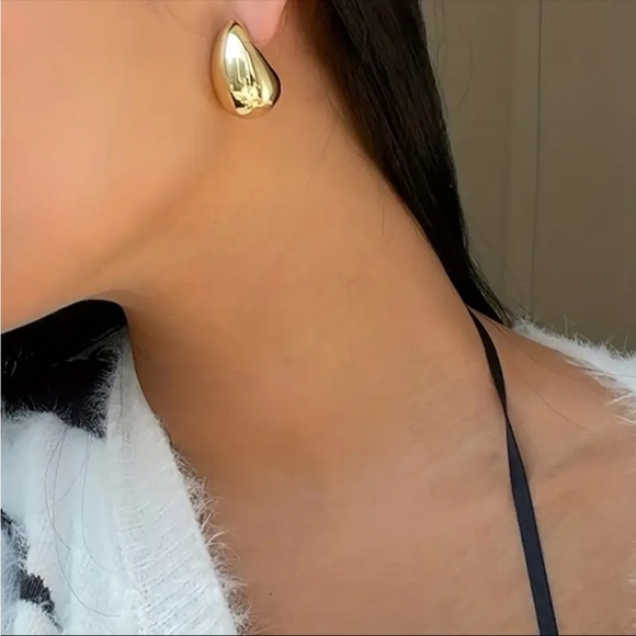 New 18k Gold Plated Tear Drop Chunky Earrings - Picture 2 of 5